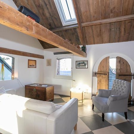 Pekelpakhuis Menheerse Werf Middelharnis Buitenkant foto