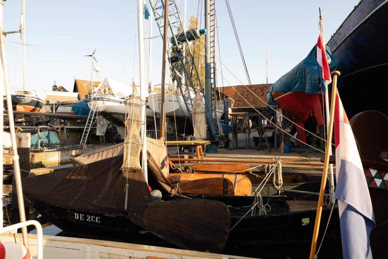 Pekelpakhuis Menheerse Werf Middelharnis Buitenkant foto