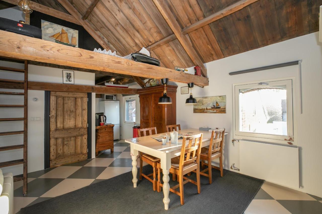 Pekelpakhuis Menheerse Werf Middelharnis Buitenkant foto