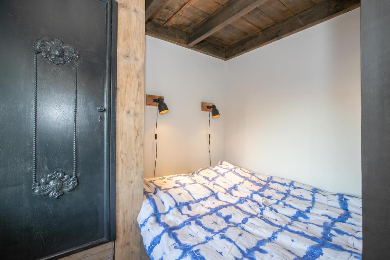 Pekelpakhuis Menheerse Werf Middelharnis Buitenkant foto