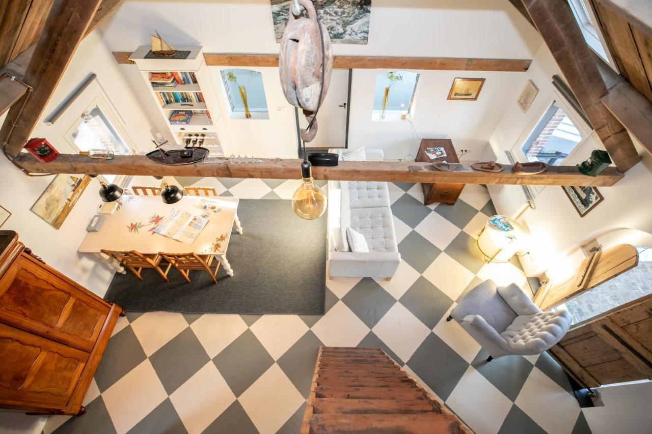 Pekelpakhuis Menheerse Werf Middelharnis Buitenkant foto
